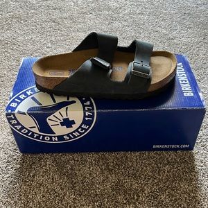 NWT Black Birkenstock Arizona